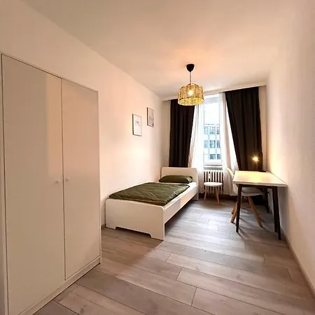 Apartmán 93qm-4 Rooms-wifi-city Centre